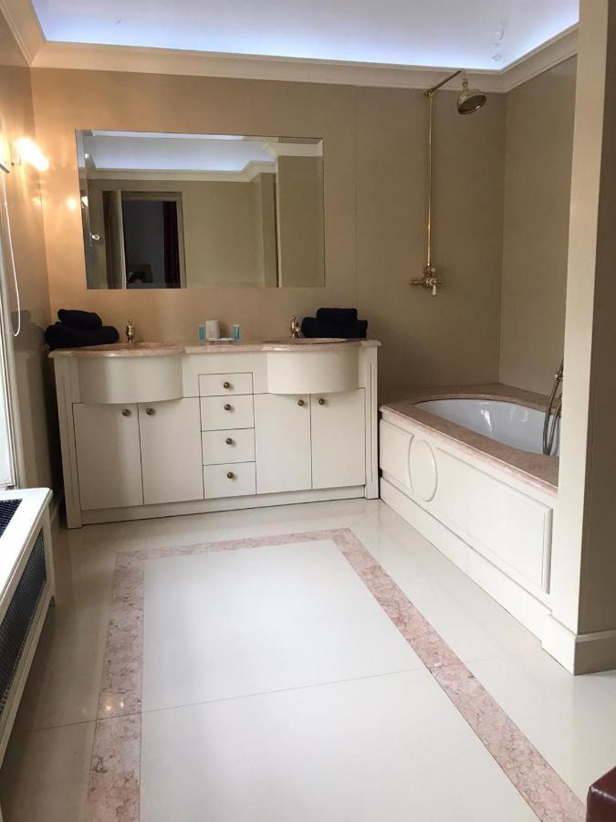 Le Domaine De Barbizon Hotel Saint-Martin-en-Biere Ngoại thất bức ảnh