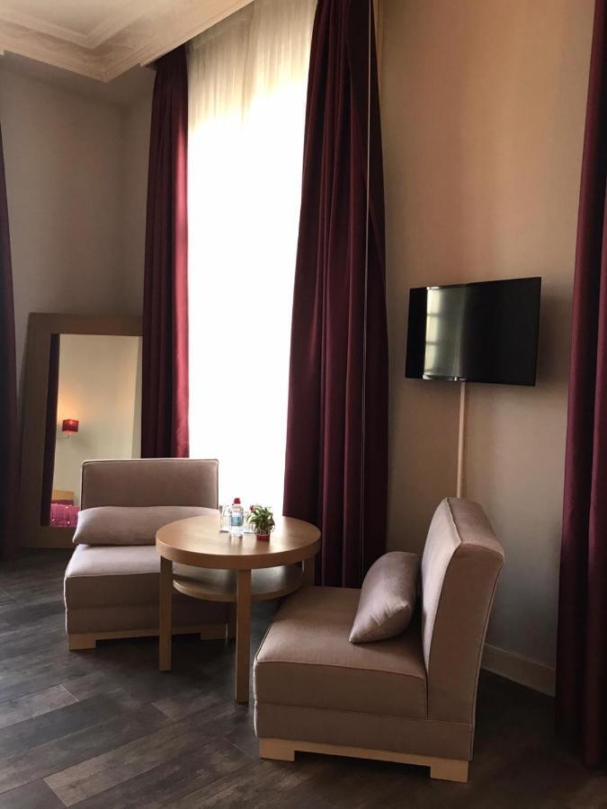 Le Domaine De Barbizon Hotel Saint-Martin-en-Biere Ngoại thất bức ảnh